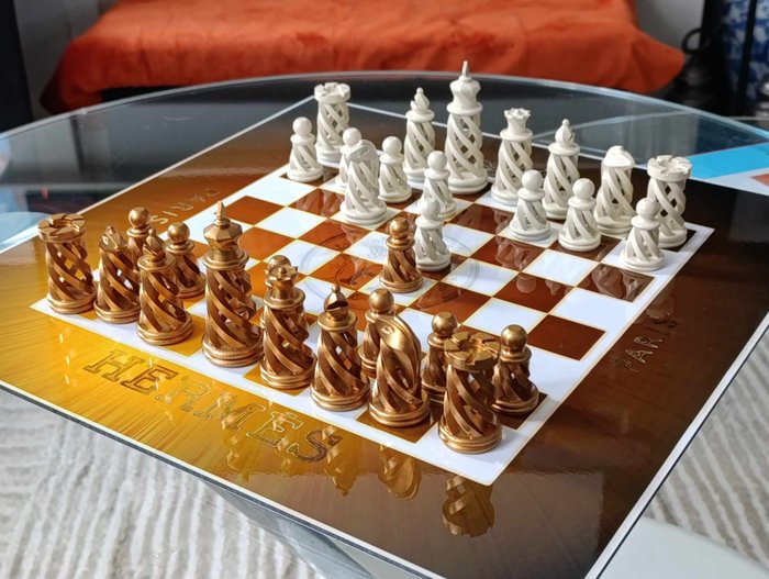 Hermes Golden Sun Chessboard ( Kleiner Artist )